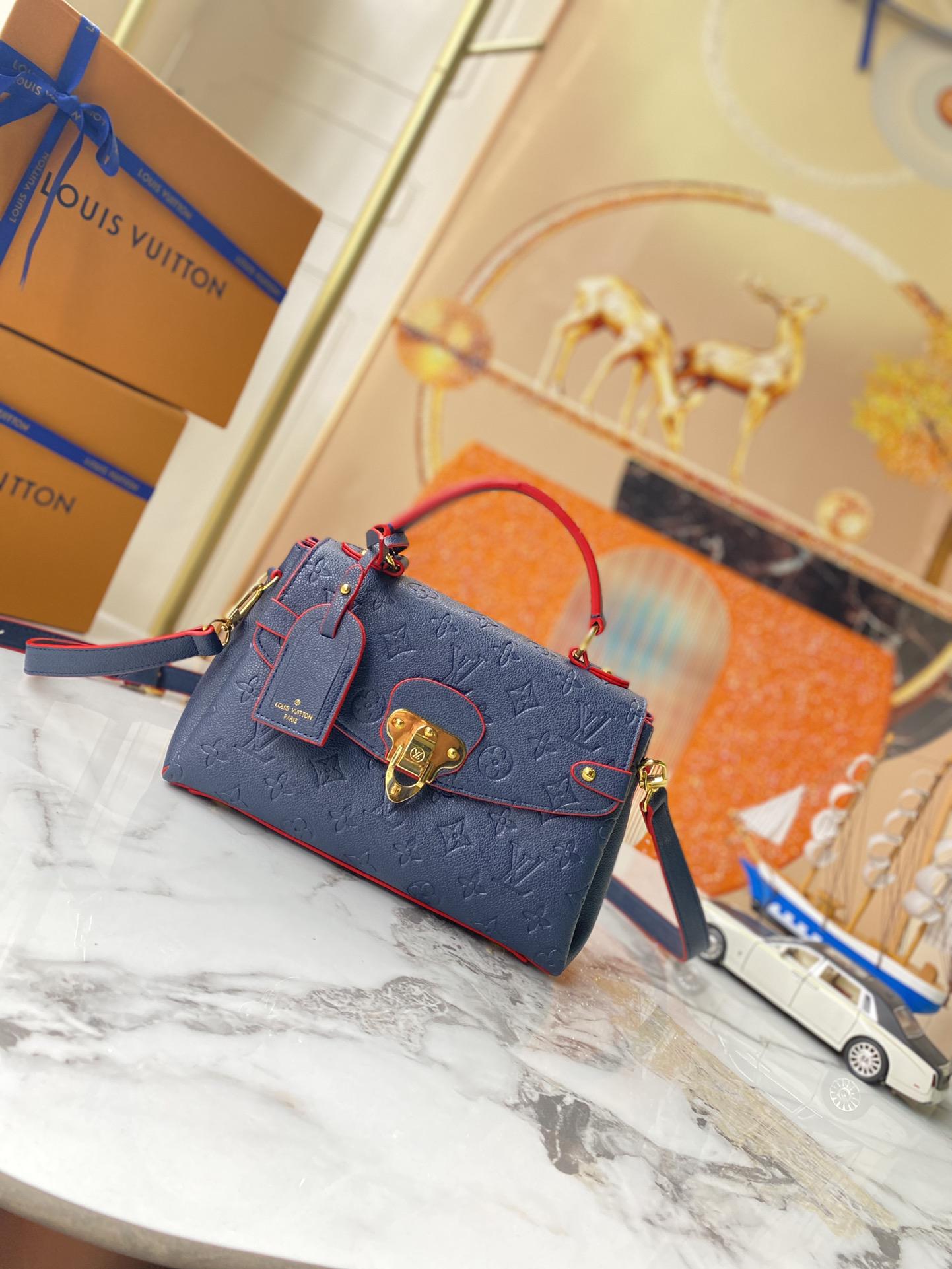 《☆すぐ届く☆》Louis Vuitton×ペンダント・LVトランク 