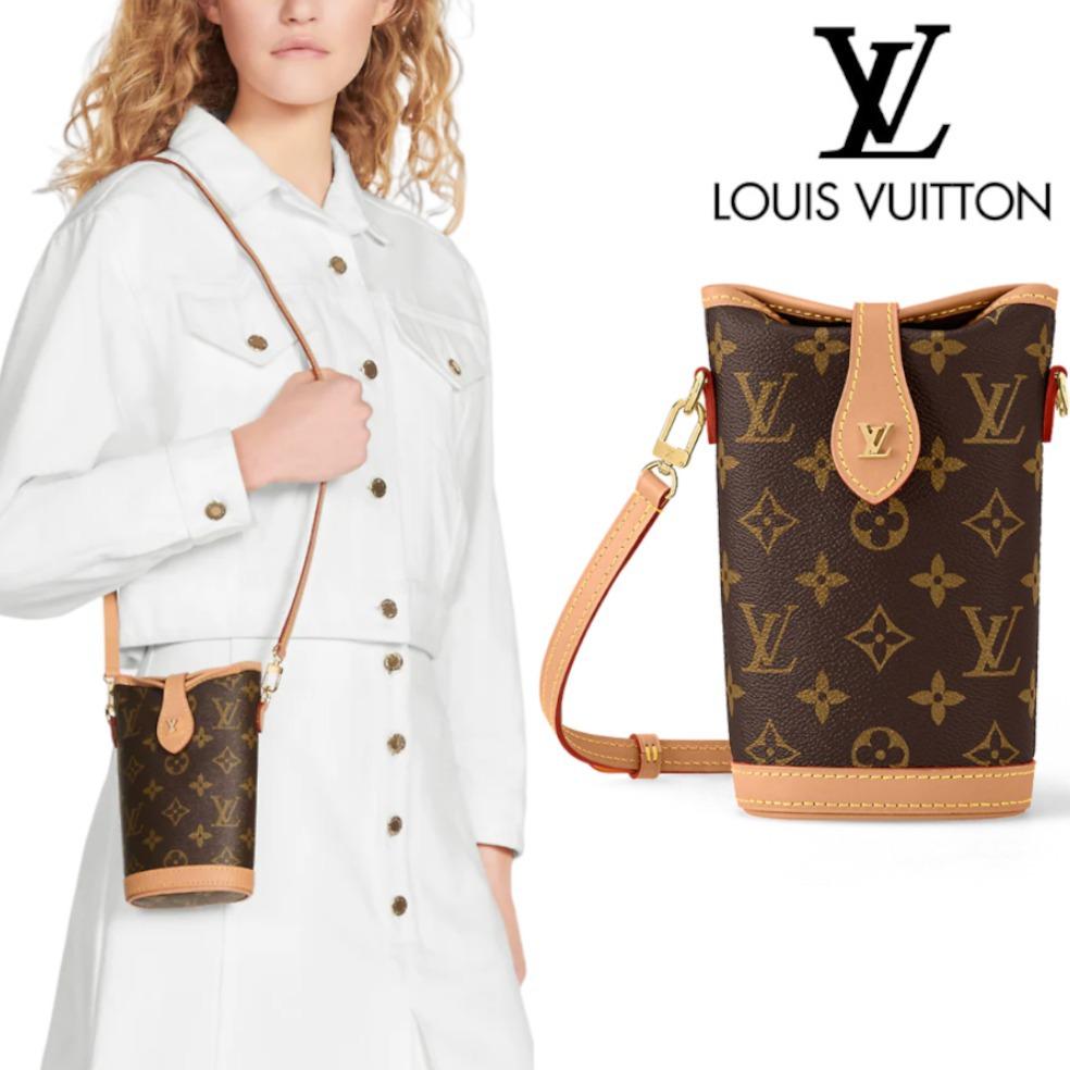 すぐ届く☆LOUIS VUITTON☆IPHONE・バンパー 15 PRO 